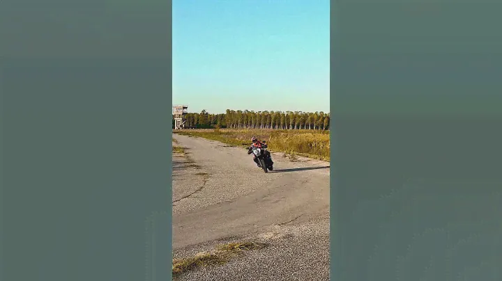 Slo-mo sideways action on the KTM 1290 SUPER ADVENTURE S